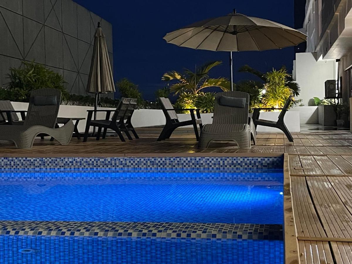 Inspiria Aparthotel Davao City Exterior foto